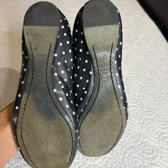 Tory Burch Black Flats with Gold Logo and White Dots - Picture 5 of 8